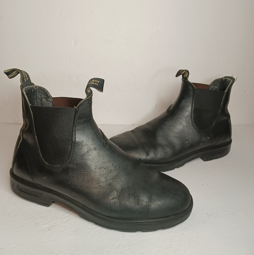 Blundstone black leather boots size AUS 9.5, US 10.5